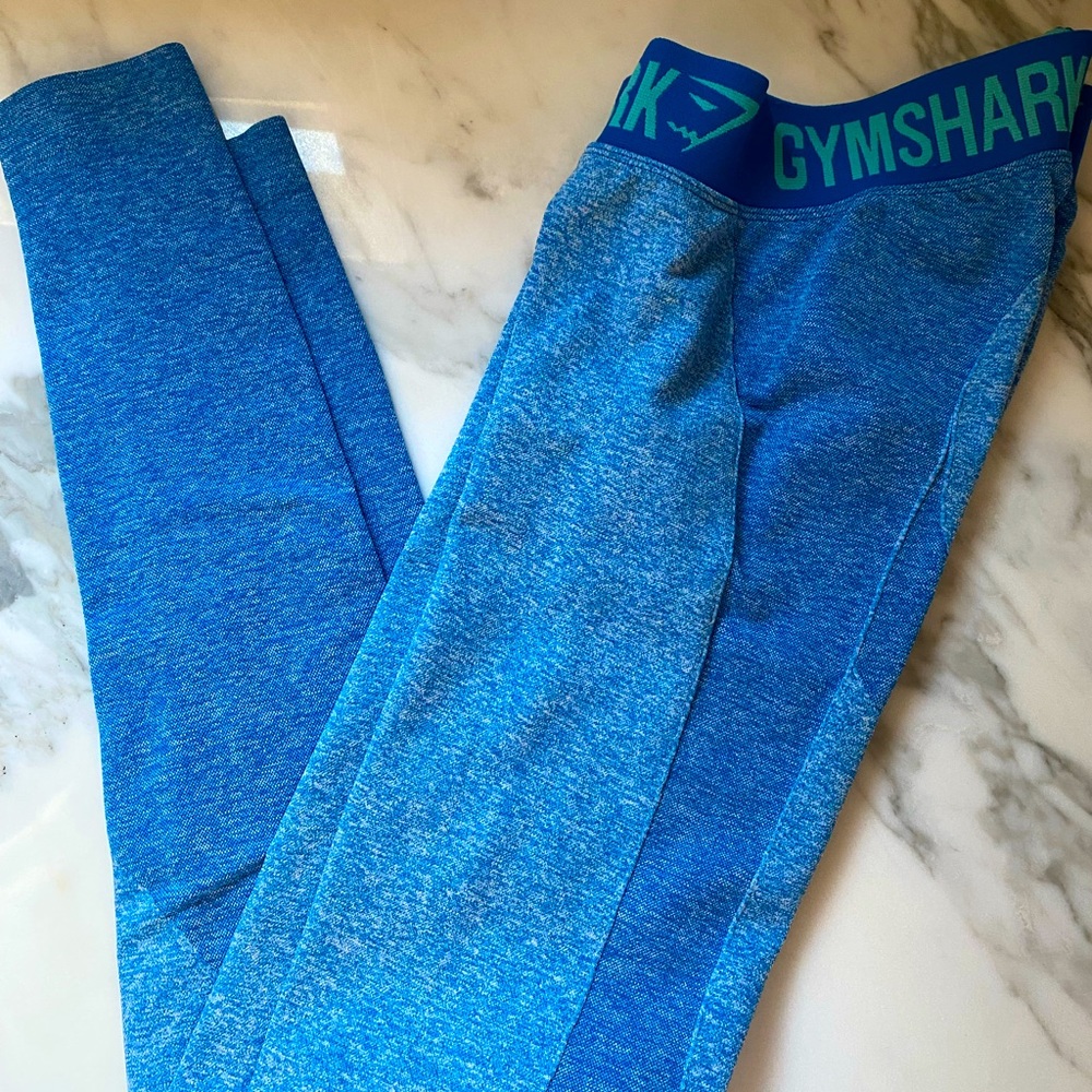 Gym shark leggings